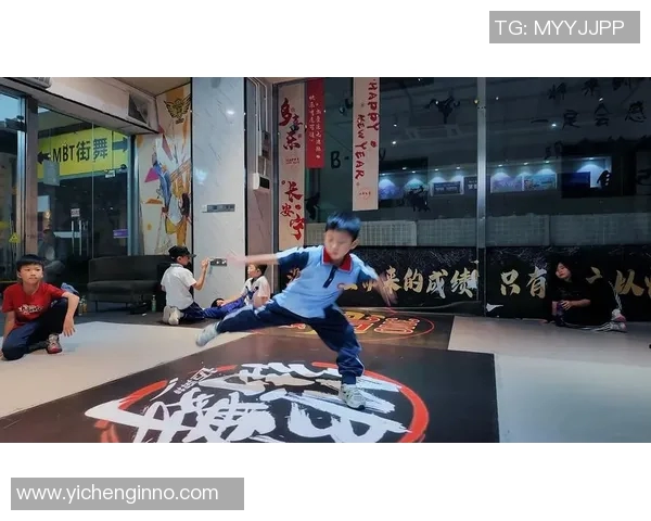 赛后复盘:广州街舞队与杭州街舞队灵活性对比分析与总结 赛后复盘:广州街舞队与杭州街舞队灵活性对比分析与总结