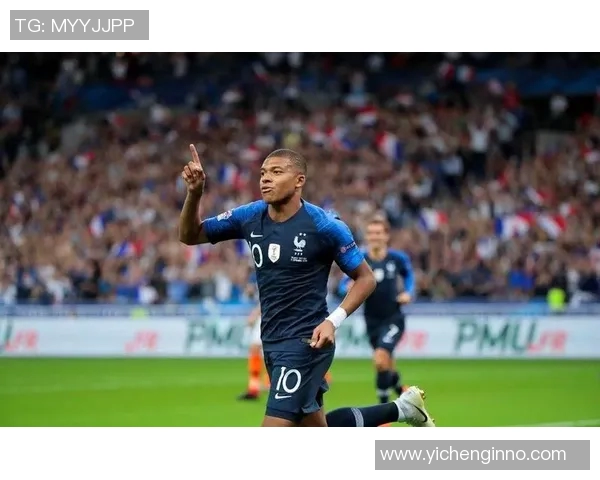 哈兰德与姆巴佩欧冠巅峰对决引发全球关注新一代足球传奇的较量 哈兰德与姆巴佩欧冠巅峰对决引发全球关注新一代足球传奇的较量