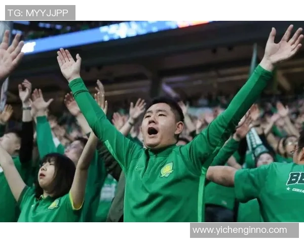 国安鲁能之战裁判组表现引发争议球迷热议判罚尺度与公正性 国安鲁能之战裁判组表现引发争议球迷热议判罚尺度与公正性