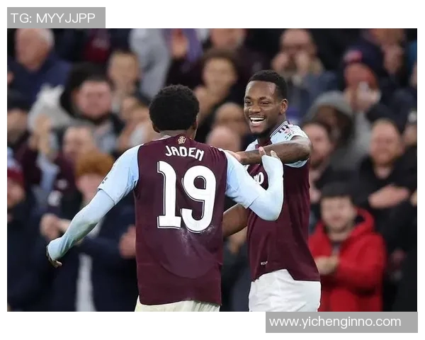 皇马与拜仁激战中裁判误判引发争议球迷怒斥判罚不公 皇马与拜仁激战中裁判误判引发争议球迷怒斥判罚不公