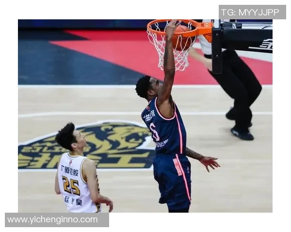 马尚布鲁克斯:从篮球场上的传奇到生活中的奋斗者 马尚布鲁克斯:从篮球场上的传奇到生活中的奋斗者