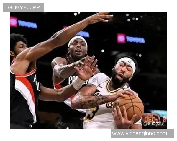 勇士与开拓者激战正酣比分背后揭示的比赛精彩瞬间