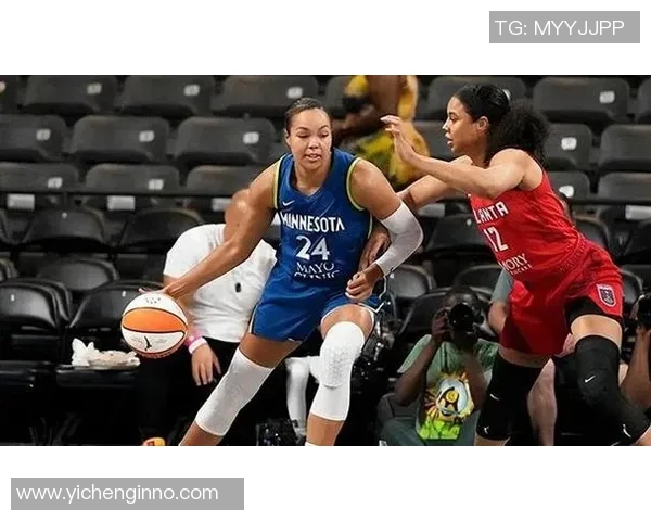 印第安纳狂热与火花的激烈对决展现女篮风采与竞争魅力